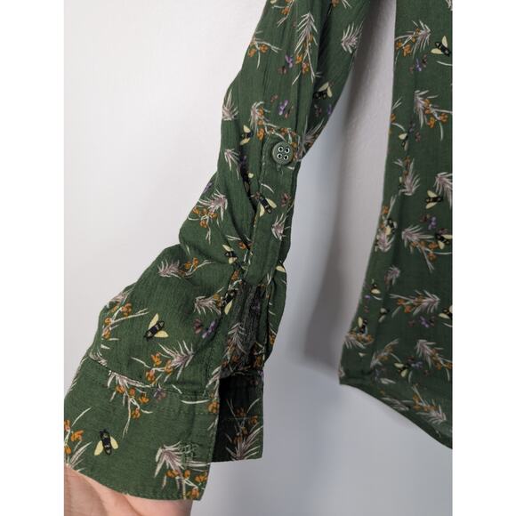 Modcloth Twist On Simple Bee and Floral Printed Button Down Shirt - Picture 3 of 9